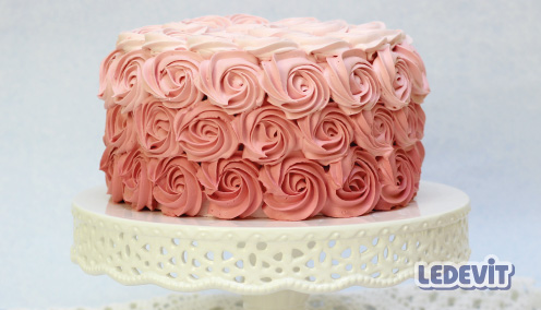 Decoración de rosas con crema