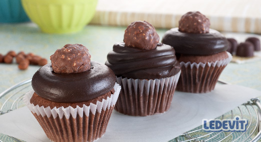 Cupcakes de chocolate con París