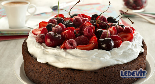 Torta húmeda con frutas