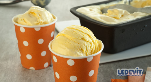 Helado de mango tropical